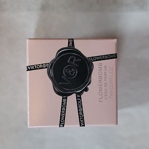 V$R flowerbomb L'eau de Parfums